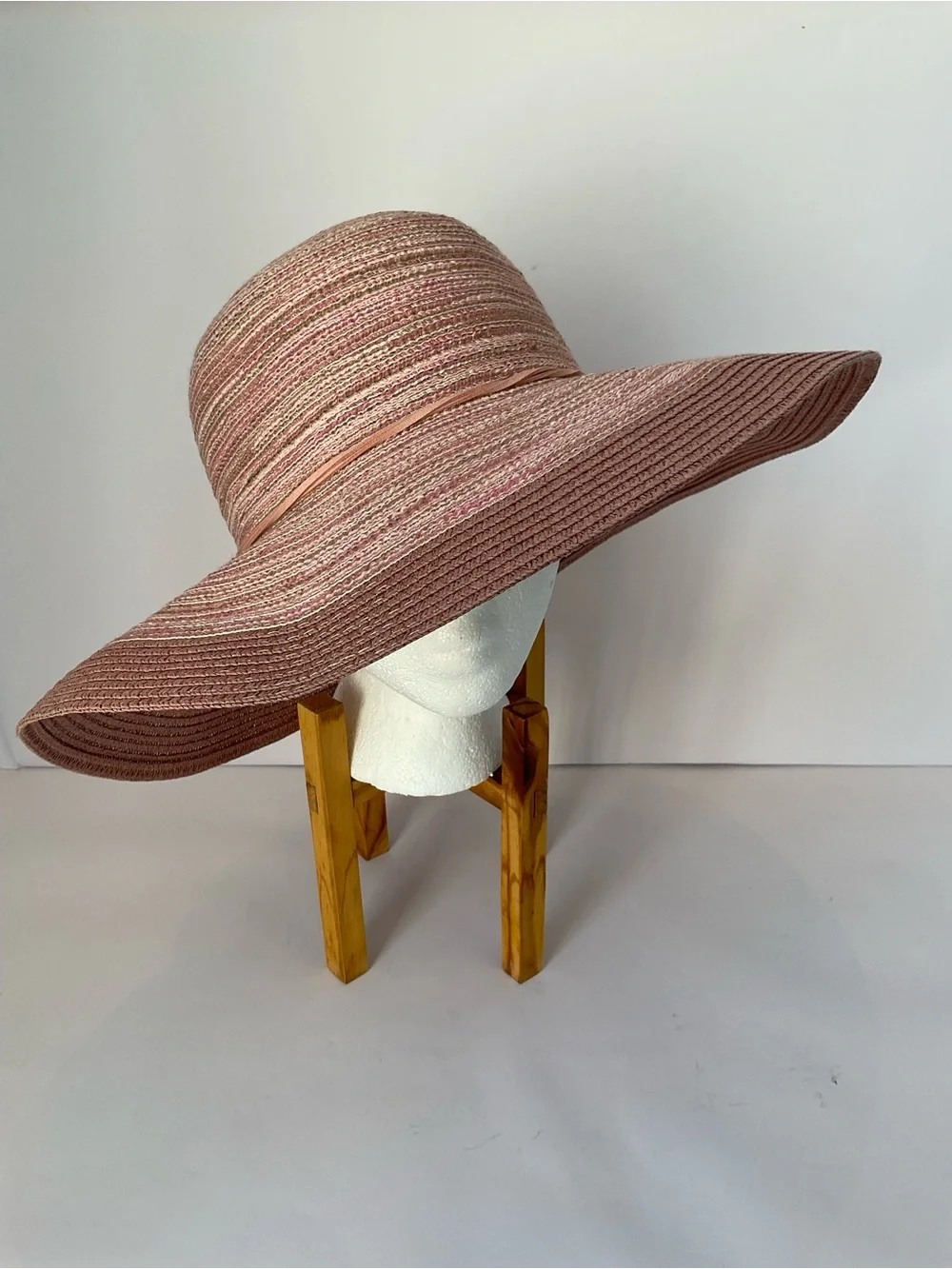Women's Dusty Pink Straw Wide Brim Sun Hat with Tassel Accent
